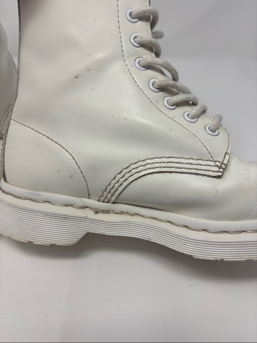 Dr. Martens | White Lace-Up Platform Combat Boots 5 docs - Picture 5 of 11